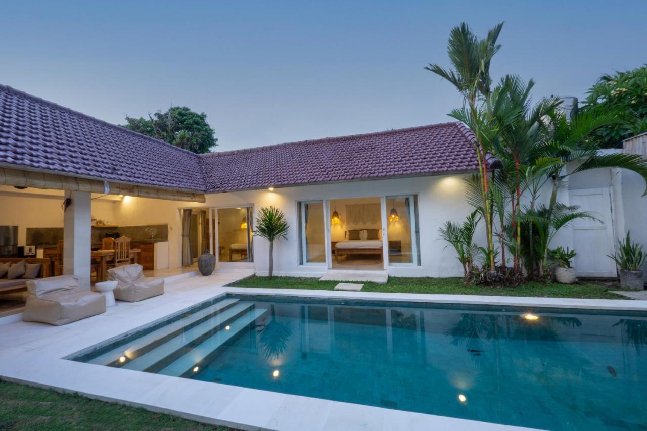 Villa Pagu เซมินยัค ภายนอก รูปภาพ